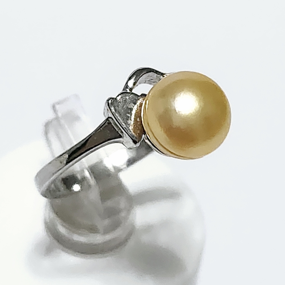 Silver Pearl Ring size 7